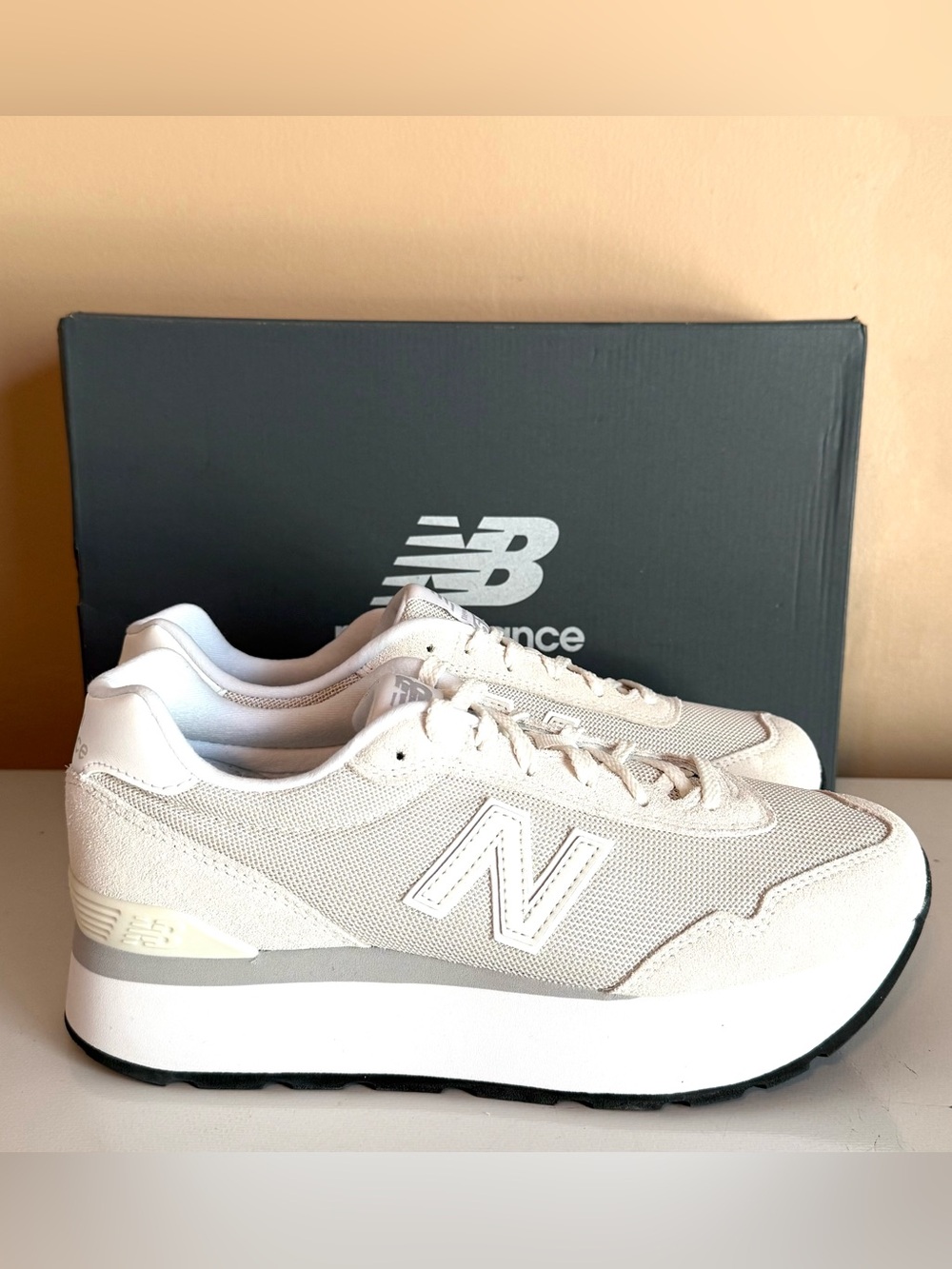 NEW BALANCE WOMEN’S SIZE 9.5 MEN'S 8 WHITE CREAM LIFESTYLE SNEAKERS NWB WL515HWH